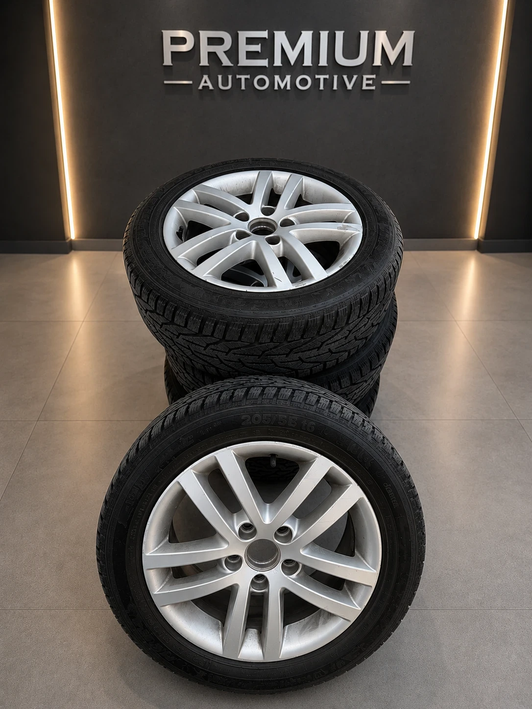 VW Golf 1.6 TDI High line Сервизни документи, снимка 8 - Автомобили и джипове - 53349541