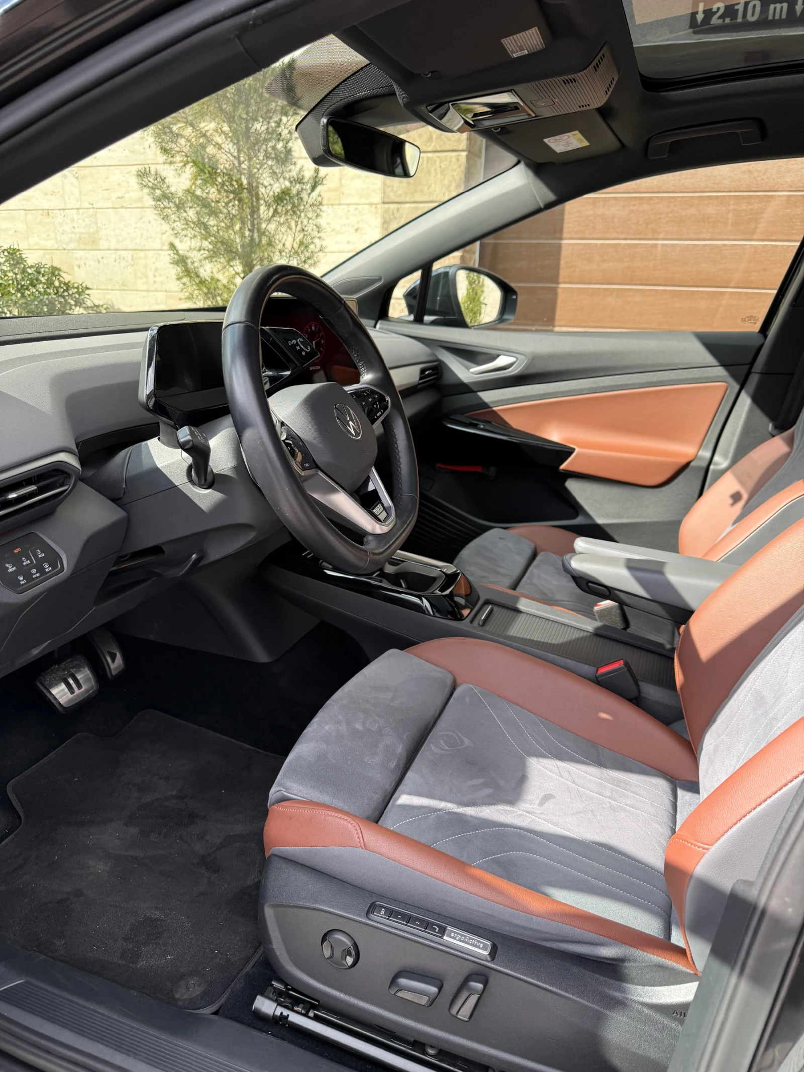 VW ID.4 1ST MAX 77KWH/ГАРАНЦИЯ/ЗИМНИ ГУМИ/FULL OPTIONS, снимка 7 - Автомобили и джипове - 53380762