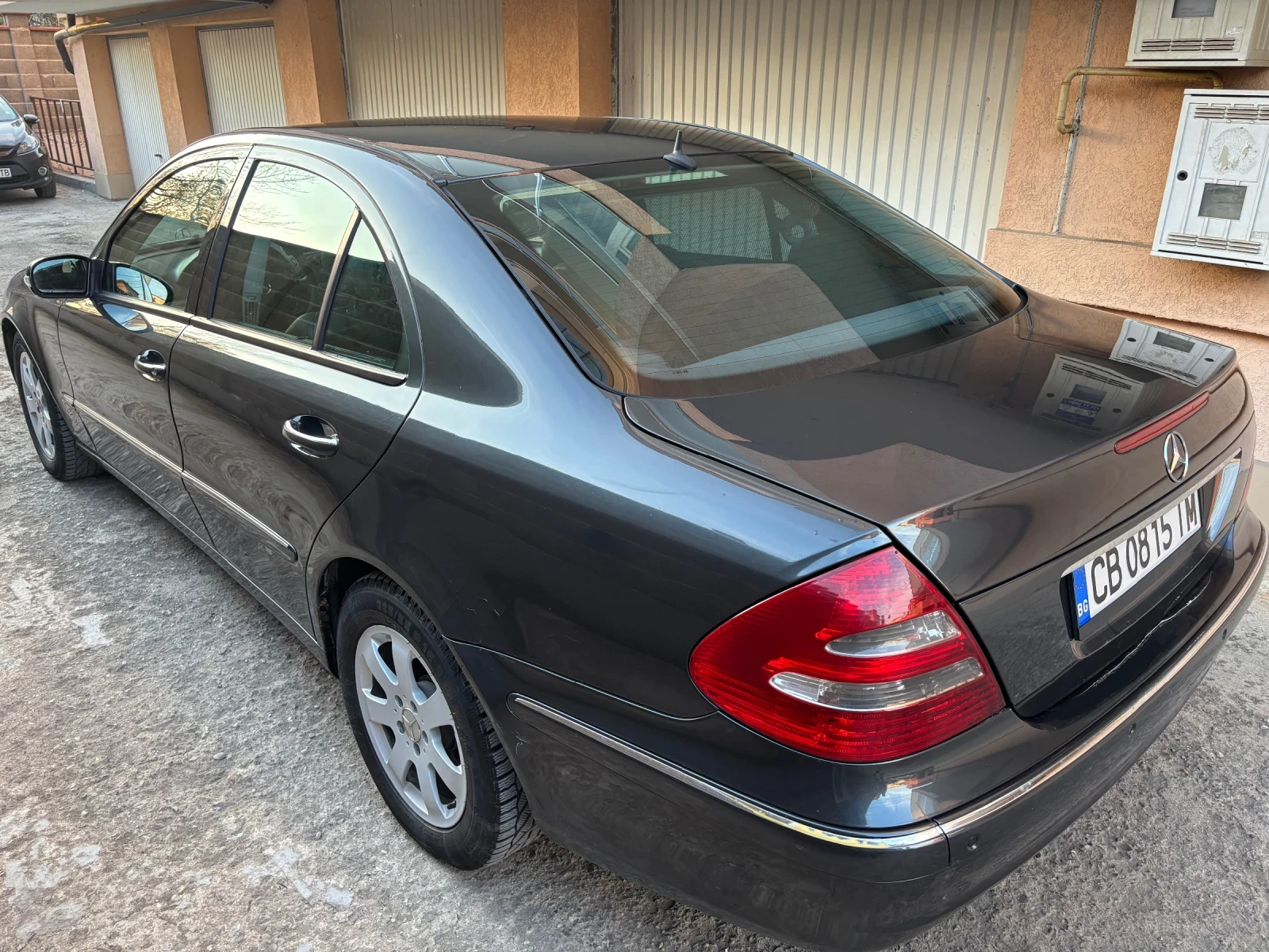 Mercedes-Benz E 270 2.7, CDI, снимка 3 - Автомобили и джипове - 53802900