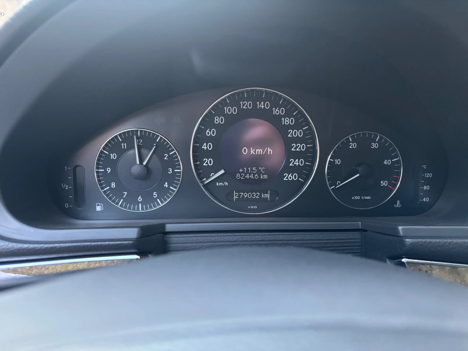 Mercedes-Benz E 270 2.7, CDI, снимка 10 - Автомобили и джипове - 53802900