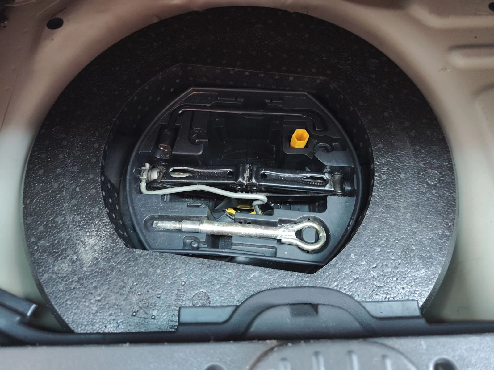 Citroen C3 Picasso, снимка 15 - Автомобили и джипове - 53934240