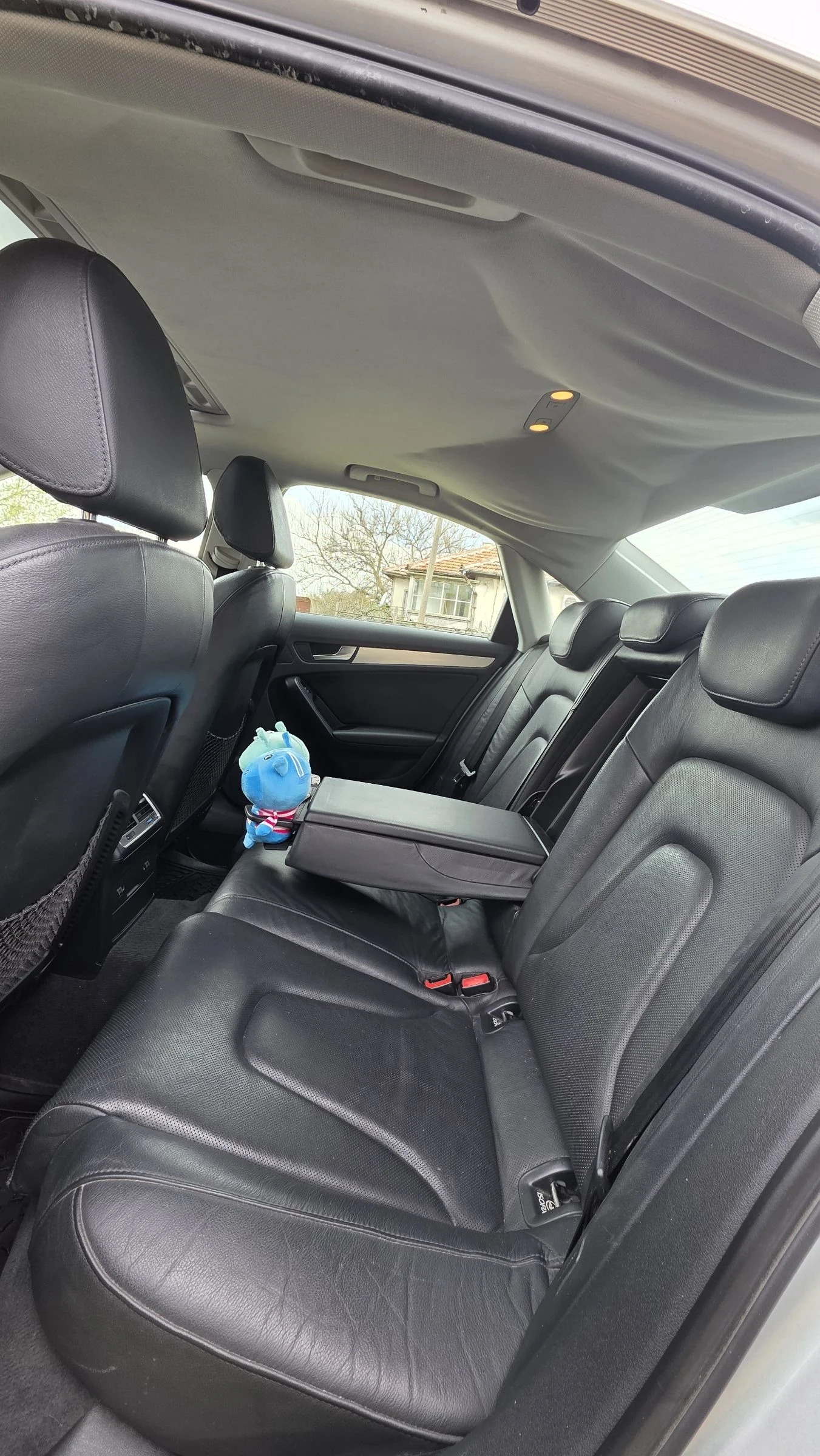 Audi A4 3.2FSI V6, снимка 9 - Автомобили и джипове - 54180385