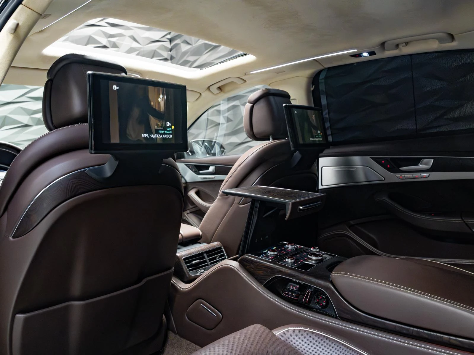 Audi A8 4.2 TDI* QUATTRO* BOSE* 3XTV* LONG* LED* ОБДУХВ* P, снимка 7 - Автомобили и джипове - 54257841