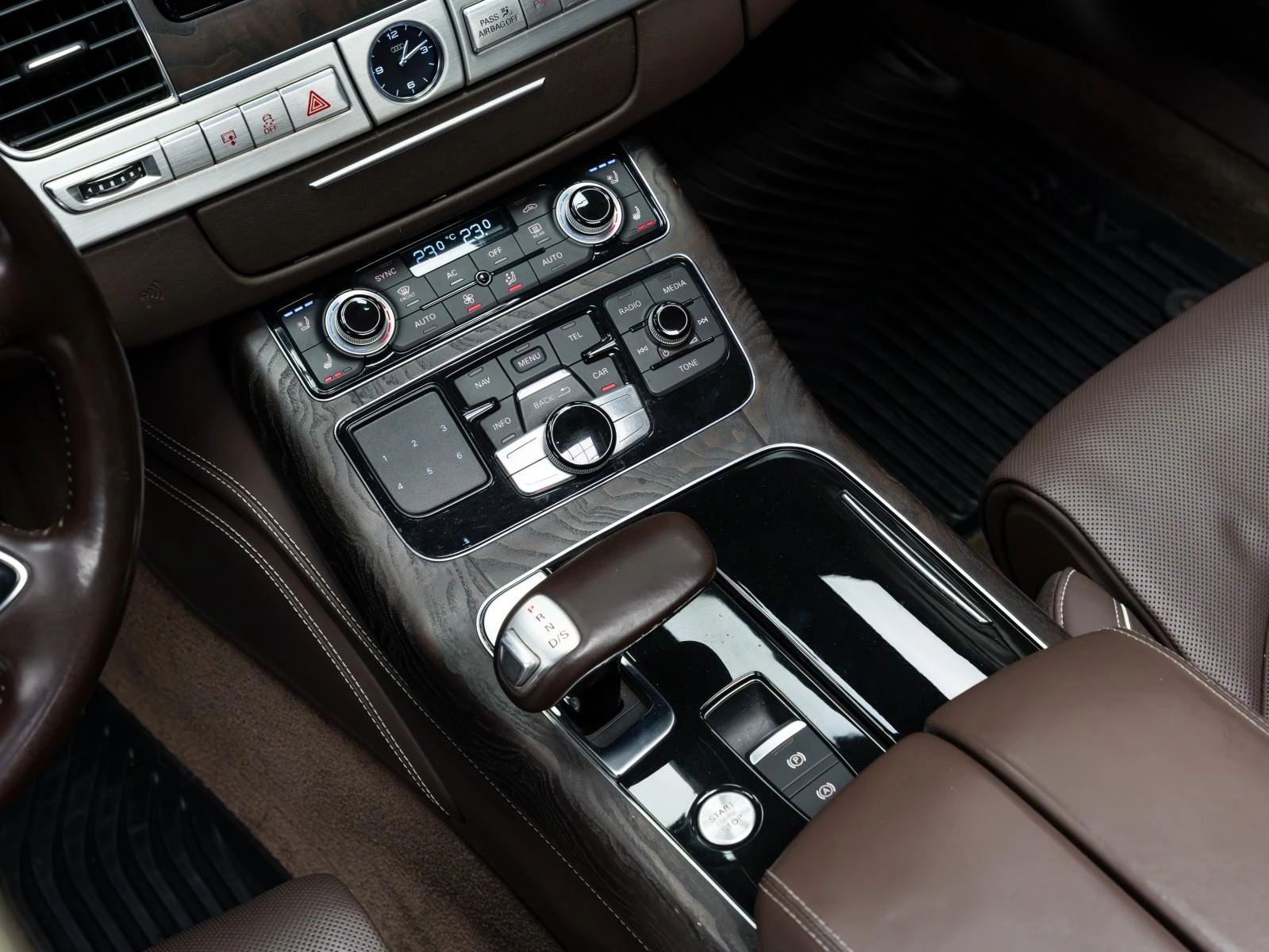 Audi A8 4.2 TDI* QUATTRO* BOSE* 3XTV* LONG* LED* ОБДУХВ* P, снимка 10 - Автомобили и джипове - 54257841