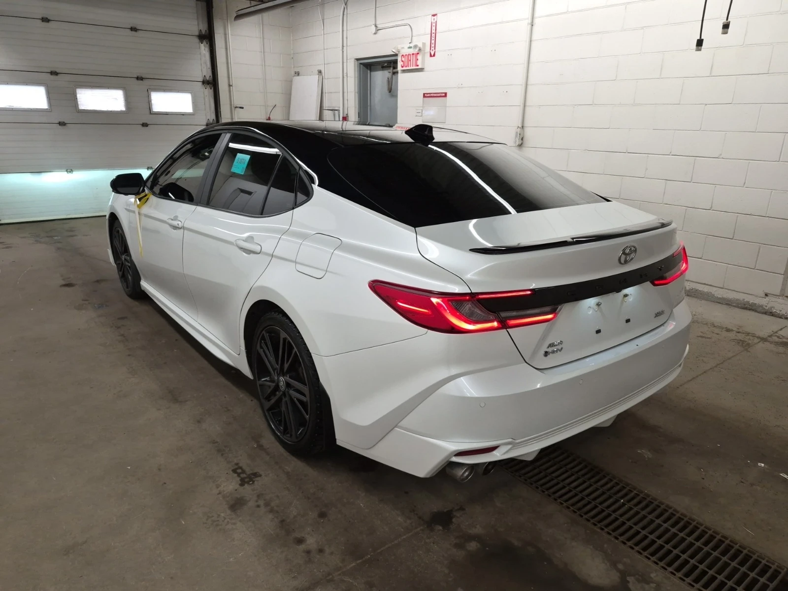 Toyota Camry XSE HYBRID * * CARFAX * * АВТО КРЕДИТ * * , снимка 4 - Автомобили и джипове - 54569301