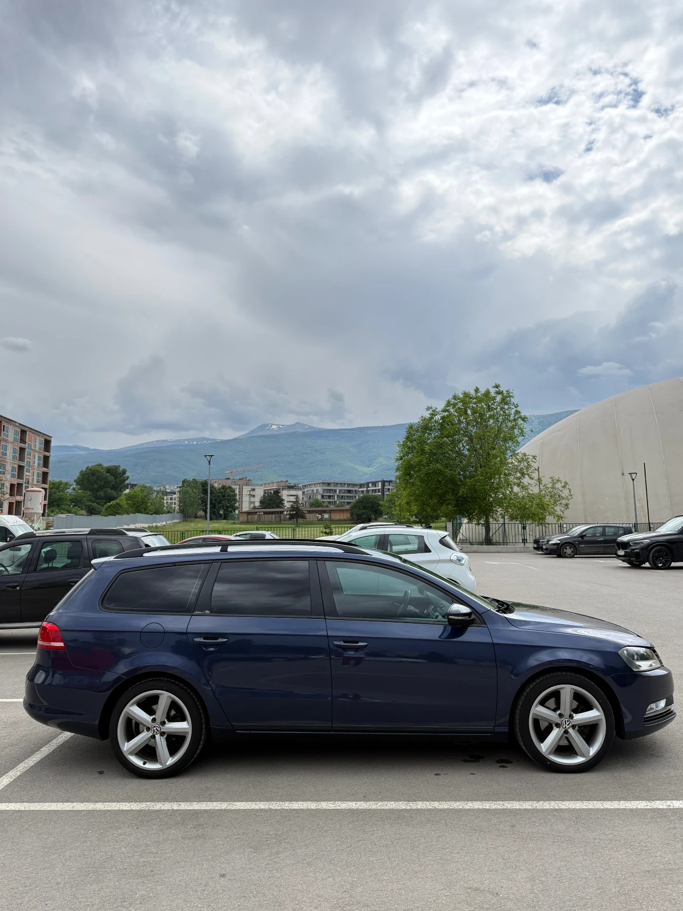 VW Passat 2.0TDI BLUEMOTION, снимка 5 - Автомобили и джипове - 54836237