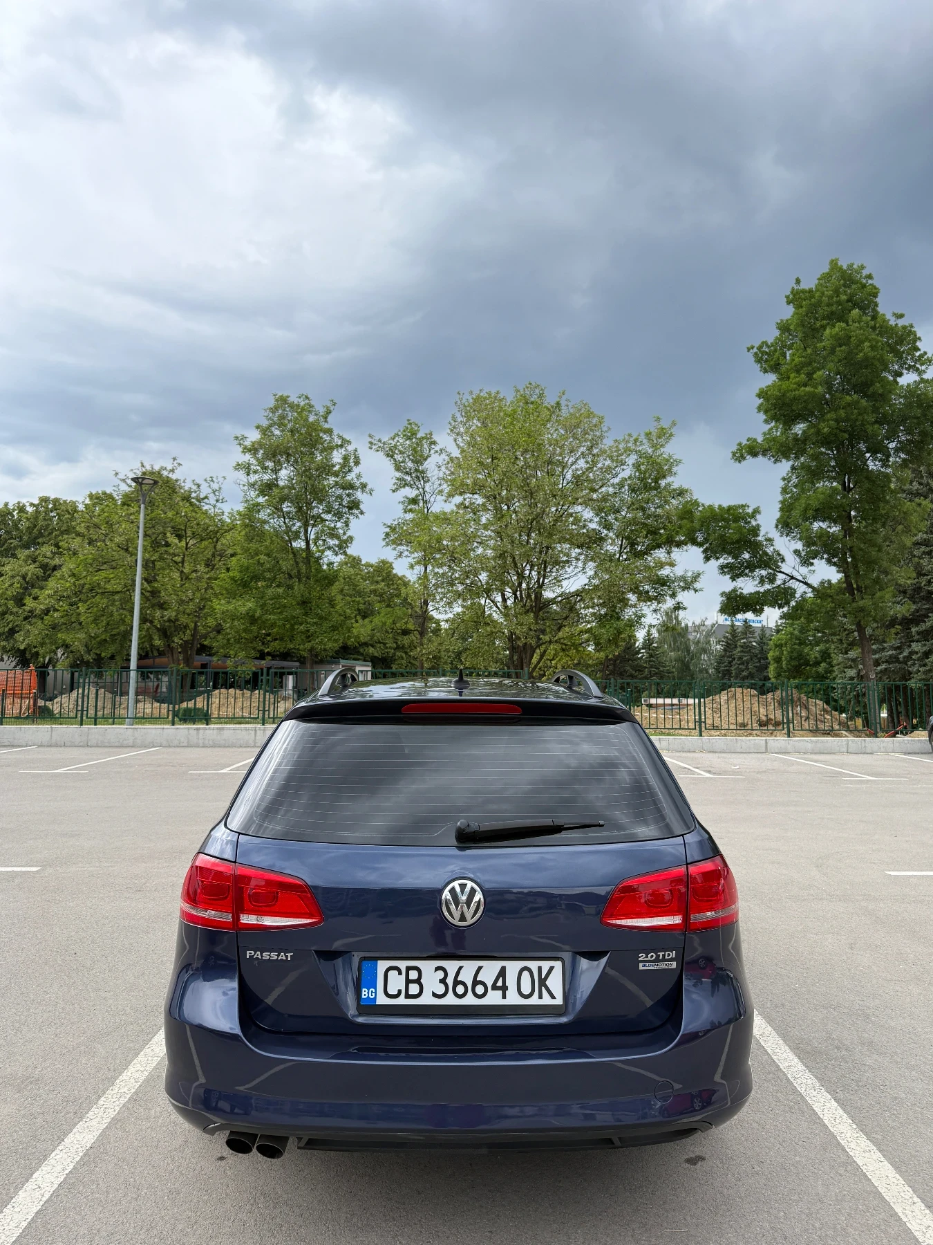 VW Passat 2.0TDI BLUEMOTION, снимка 3 - Автомобили и джипове - 54836237