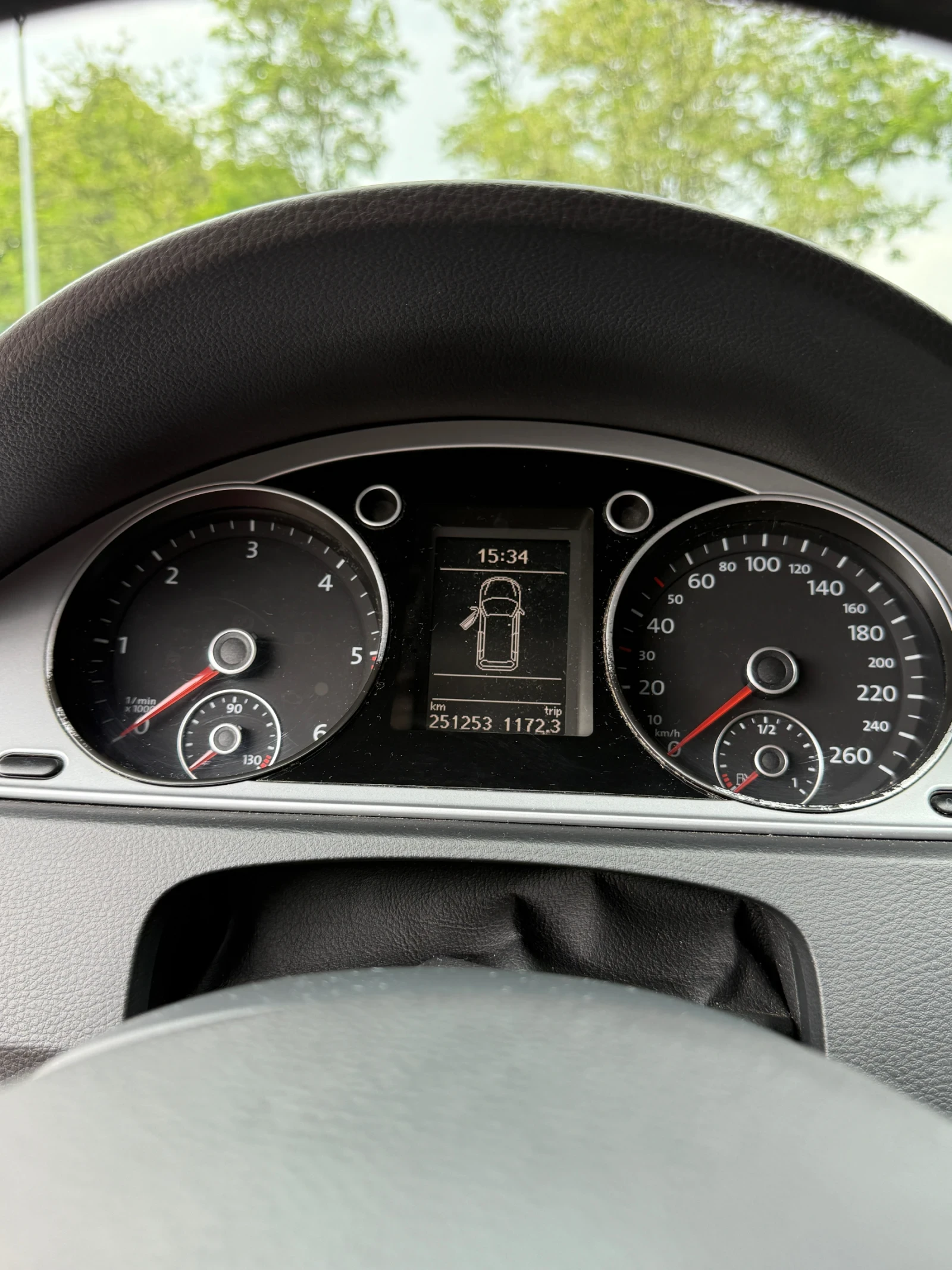 VW Passat 2.0TDI BLUEMOTION, снимка 11 - Автомобили и джипове - 54836237
