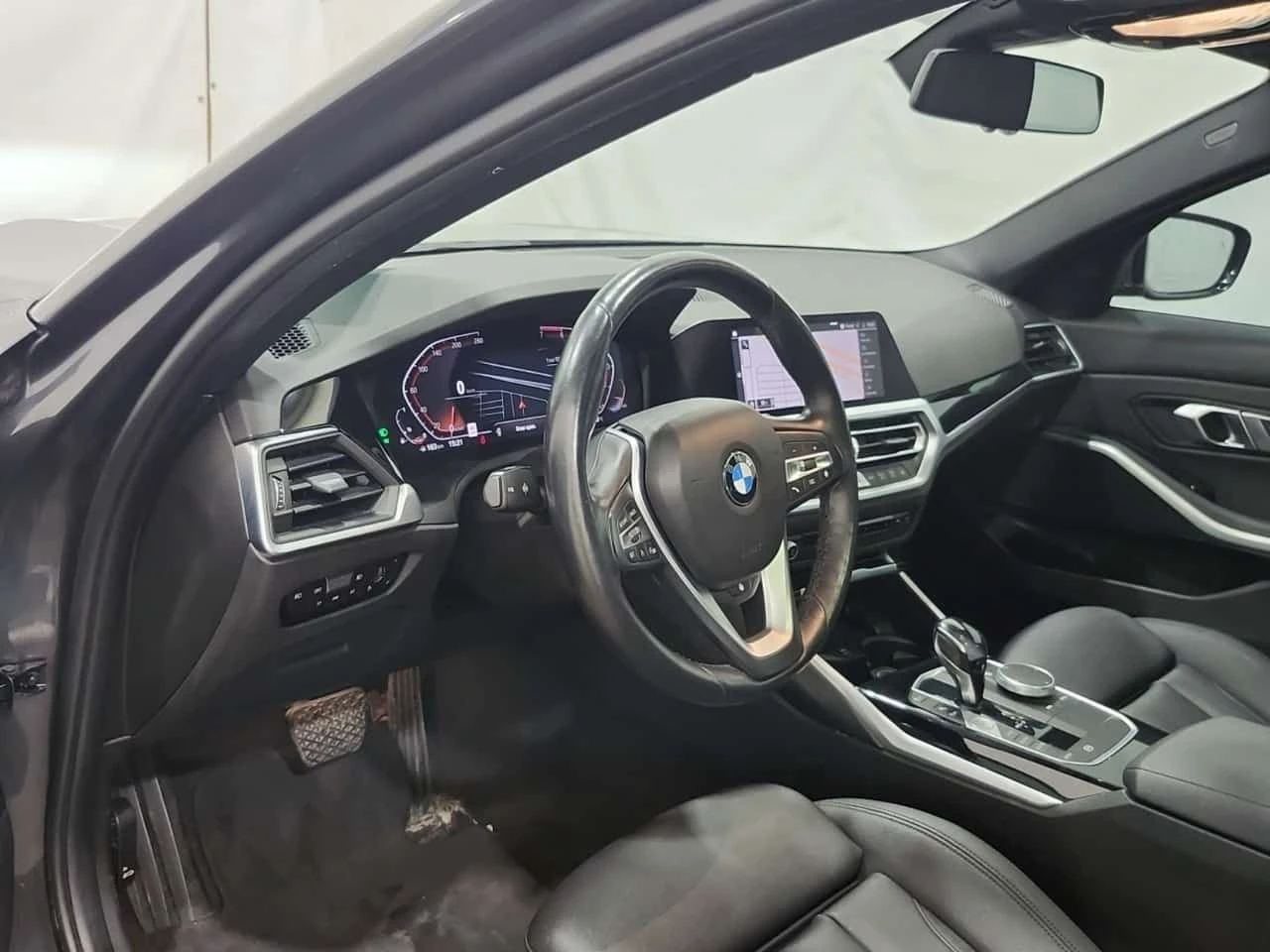 BMW 330 * 330I XDRIVE* АВТОКРЕДИТ БЕЗ ПЪРВОНАЧАЛНА ВНОСКА*, снимка 10 - Автомобили и джипове - 55621373
