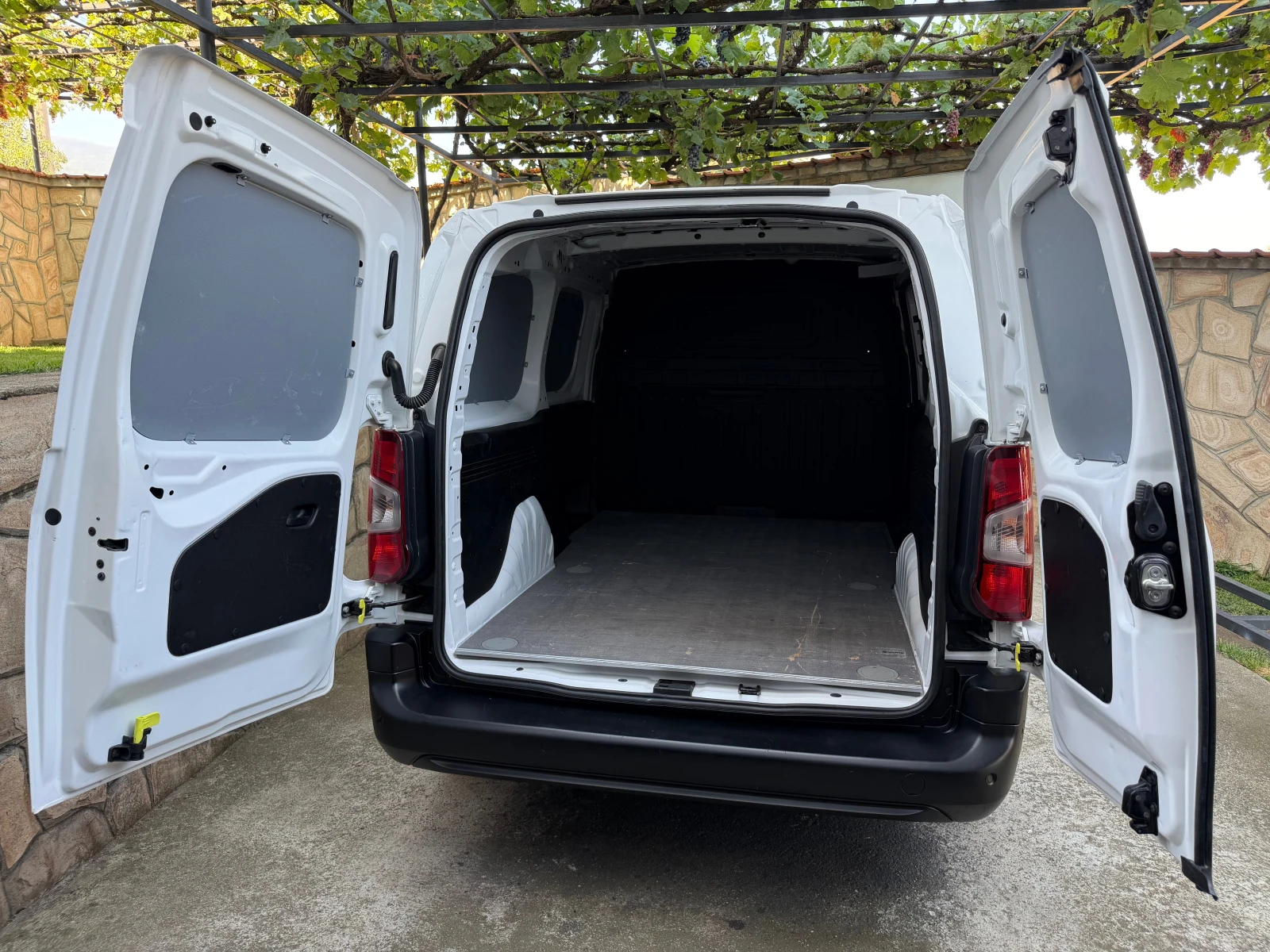 Citroen Berlingo 1.5 KLIMA MAXI EURO 6, снимка 9 - Автомобили и джипове - 55752580
