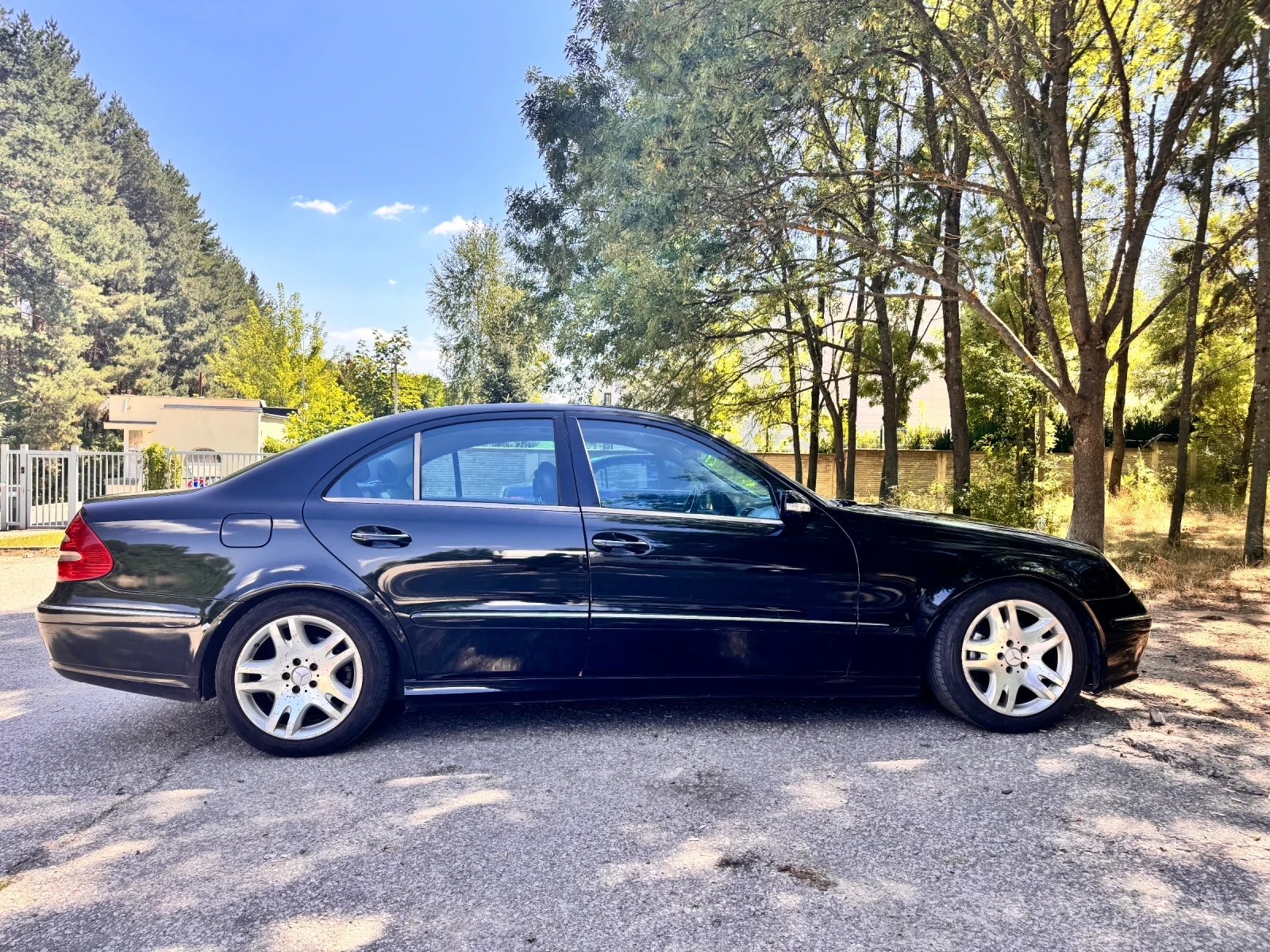 Mercedes-Benz E 320, снимка 2 - Автомобили и джипове - 55894205