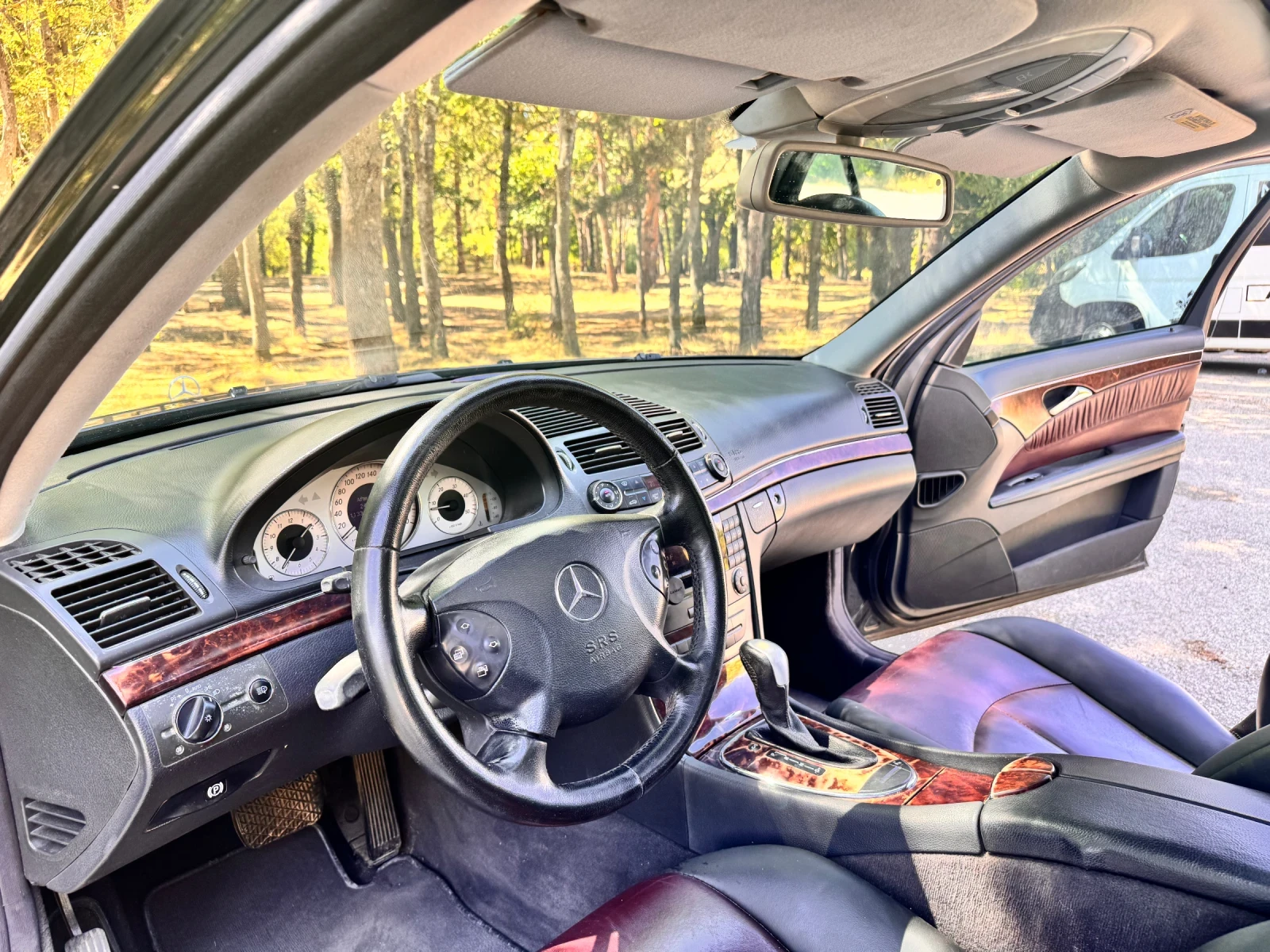 Mercedes-Benz E 320, снимка 6 - Автомобили и джипове - 55894205