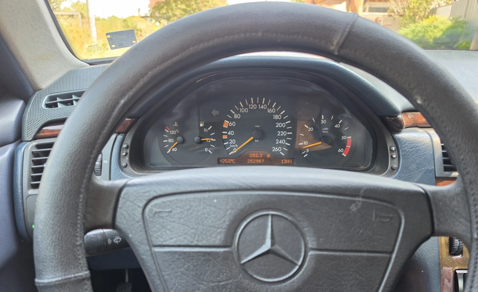 Mercedes-Benz E 250, снимка 14 - Автомобили и джипове - 55952690