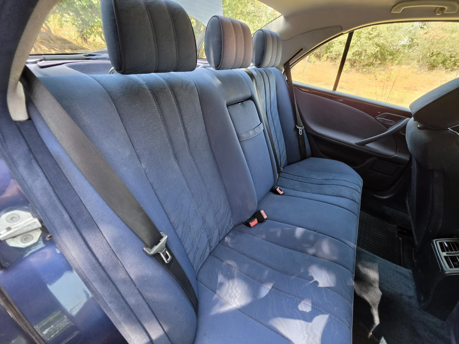 Mercedes-Benz E 250, снимка 10 - Автомобили и джипове - 55952690