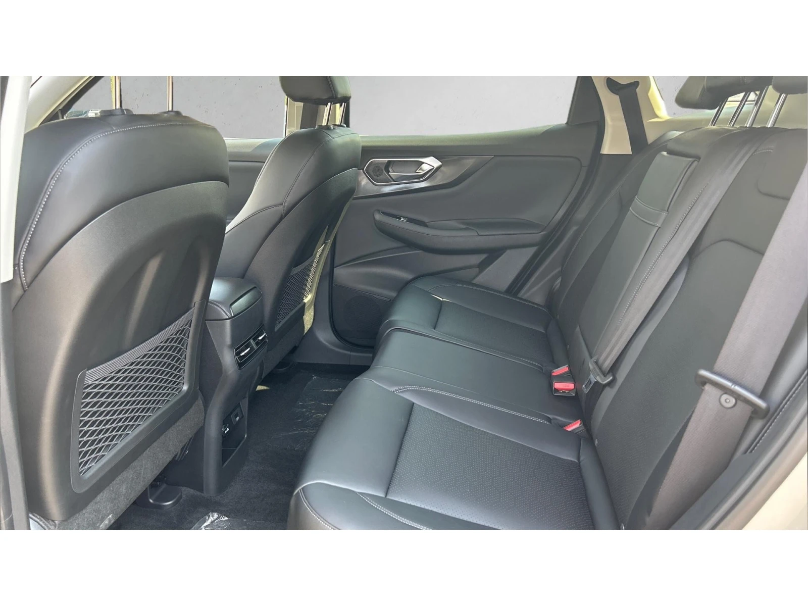 BAIC X75 Turbo, Месечна вноска от 383  , снимка 11 - Автомобили и джипове - 56114764