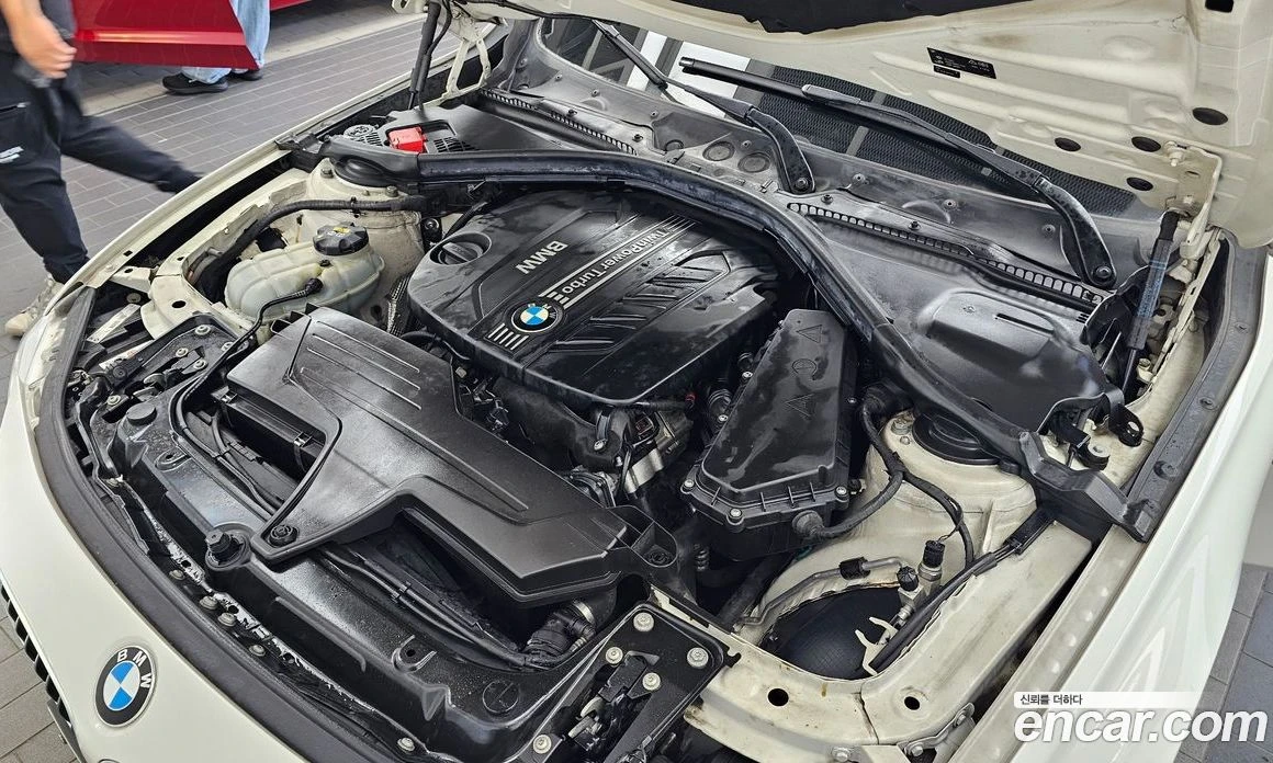 BMW 320 320d Sport, снимка 6 - Автомобили и джипове - 56156605