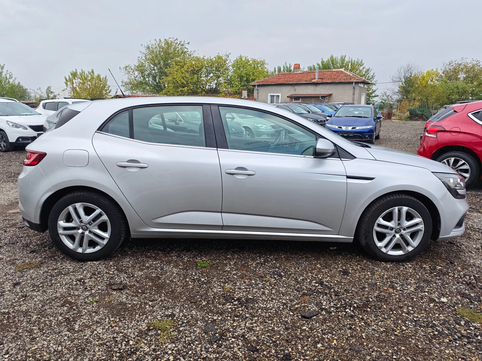 Renault Megane 1.5DCI, снимка 6 - Автомобили и джипове - 56607837