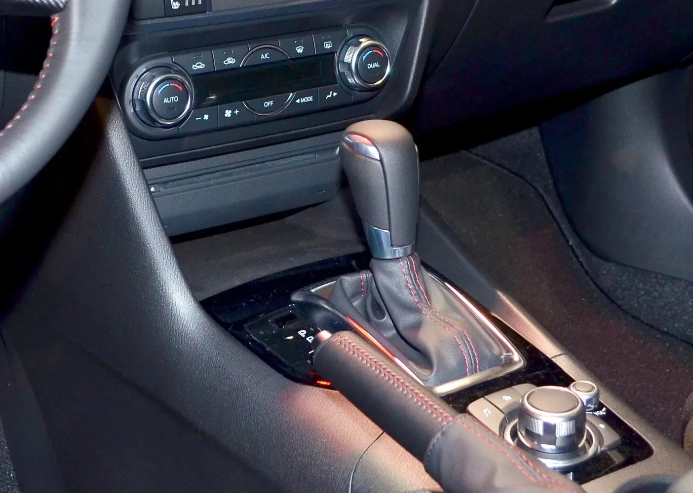Mazda 3, снимка 3 - Автомобили и джипове - 56649187