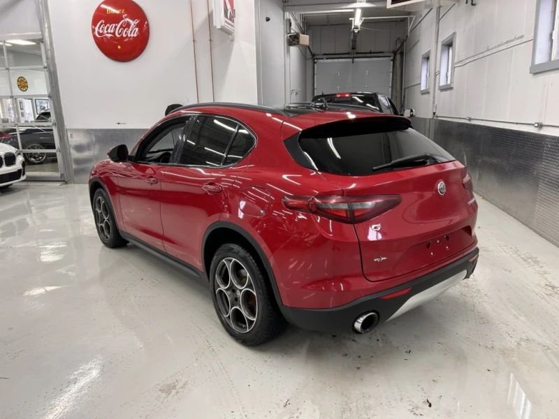 Alfa Romeo Stelvio SPORT HARMAN/KARDON* CAM* ПОДГРЕВ* KEYLESS* , снимка 3 - Автомобили и джипове - 52467314