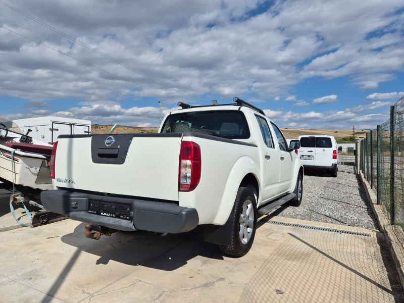 Nissan Navara 2.5 dci, снимка 6 - Автомобили и джипове - 52540197