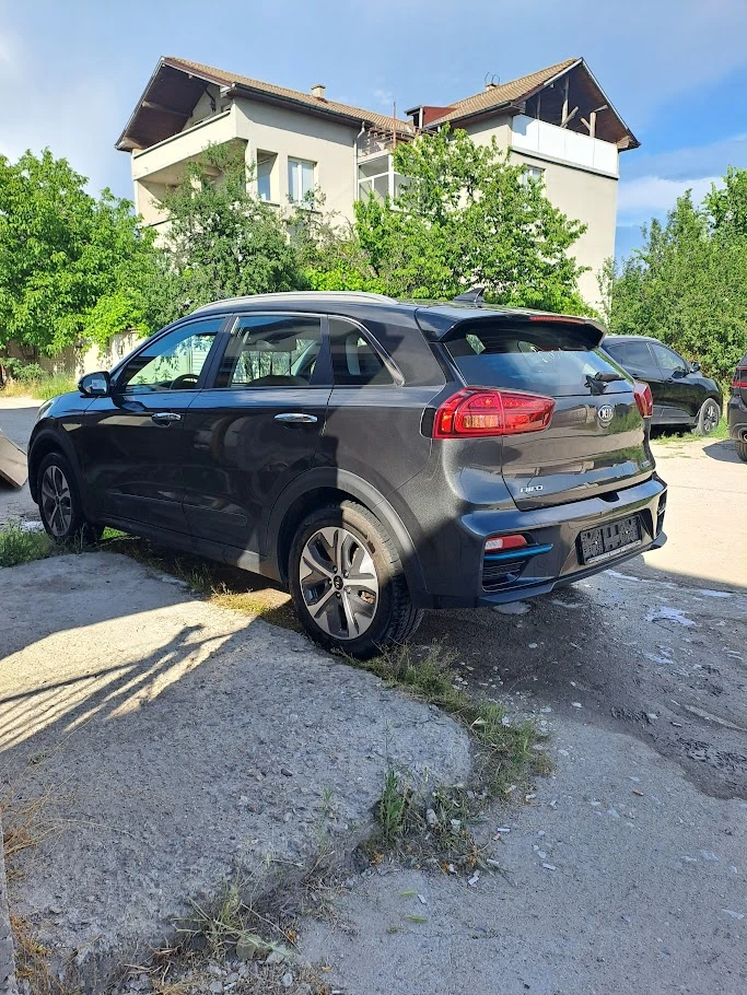 Kia Niro Vision 64 kWh, снимка 4 - Автомобили и джипове - 54815062