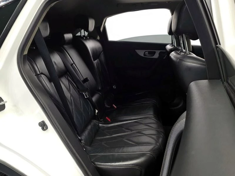 Infiniti QX70 3.0 V9X Automatic, снимка 12 - Автомобили и джипове - 55975799