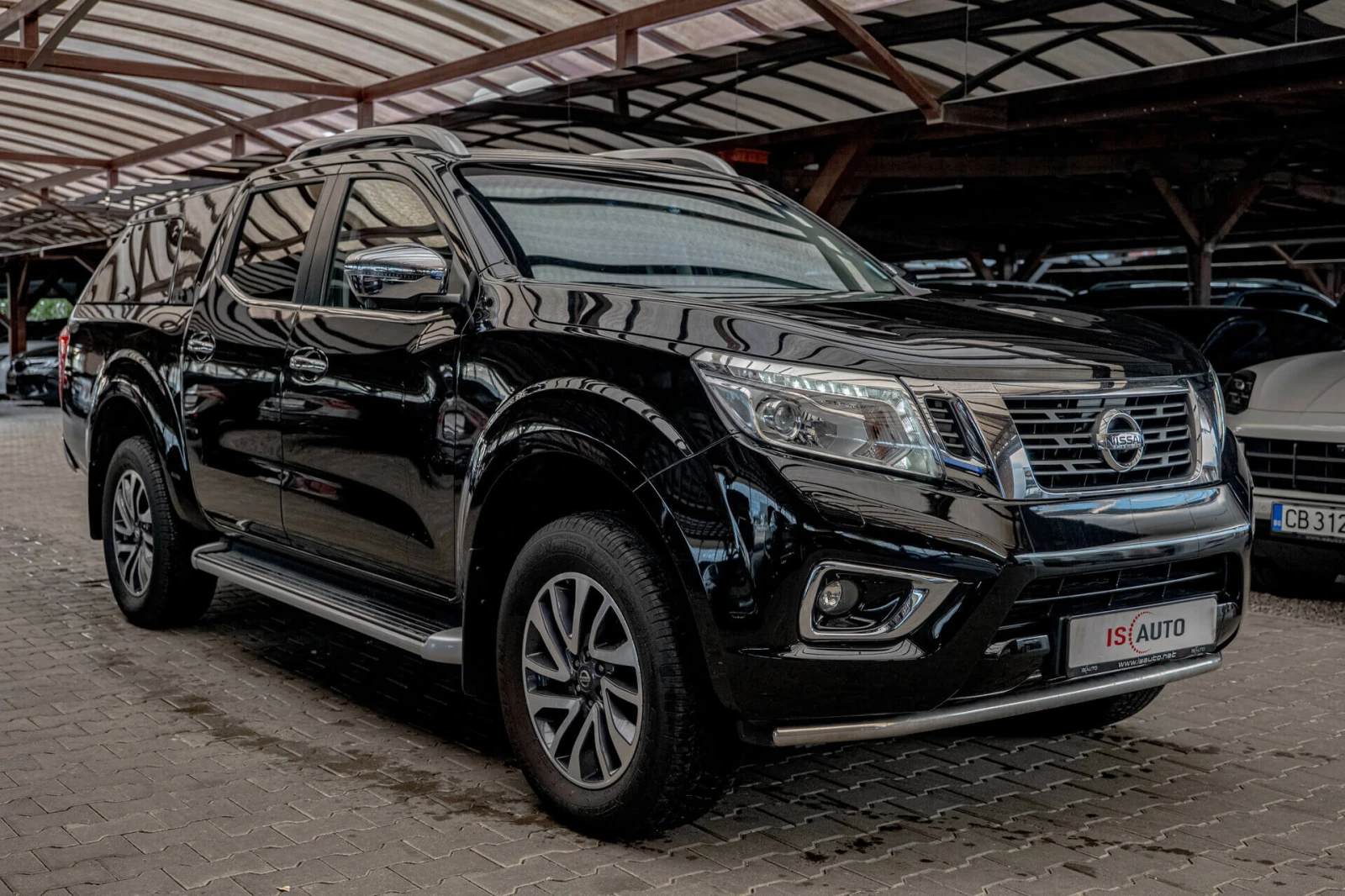 Nissan Navara NP300/Камера 360/Подгрев/Шибедах/AWD - изображение 3