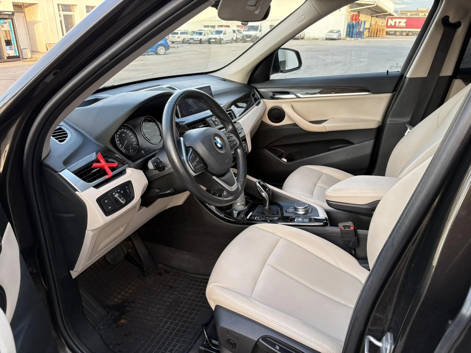 BMW X1 2.0 xDrive - изображение 8
