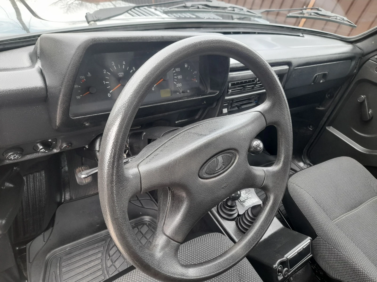 Lada Niva 1.7, снимка 11 - Автомобили и джипове - 54045167