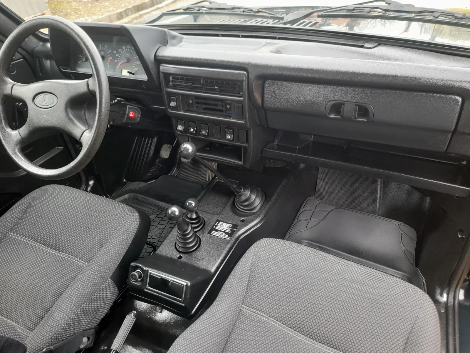 Lada Niva 1.7, снимка 12 - Автомобили и джипове - 54045167