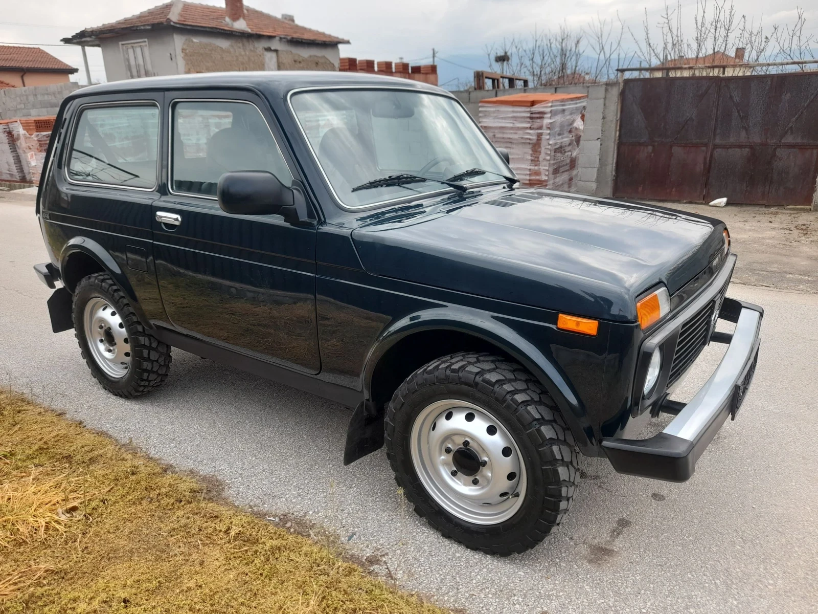 Lada Niva 1.7, снимка 17 - Автомобили и джипове - 54045167