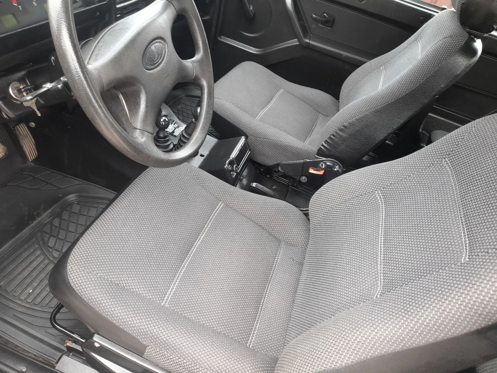 Lada Niva 1.7, снимка 9 - Автомобили и джипове - 54045167