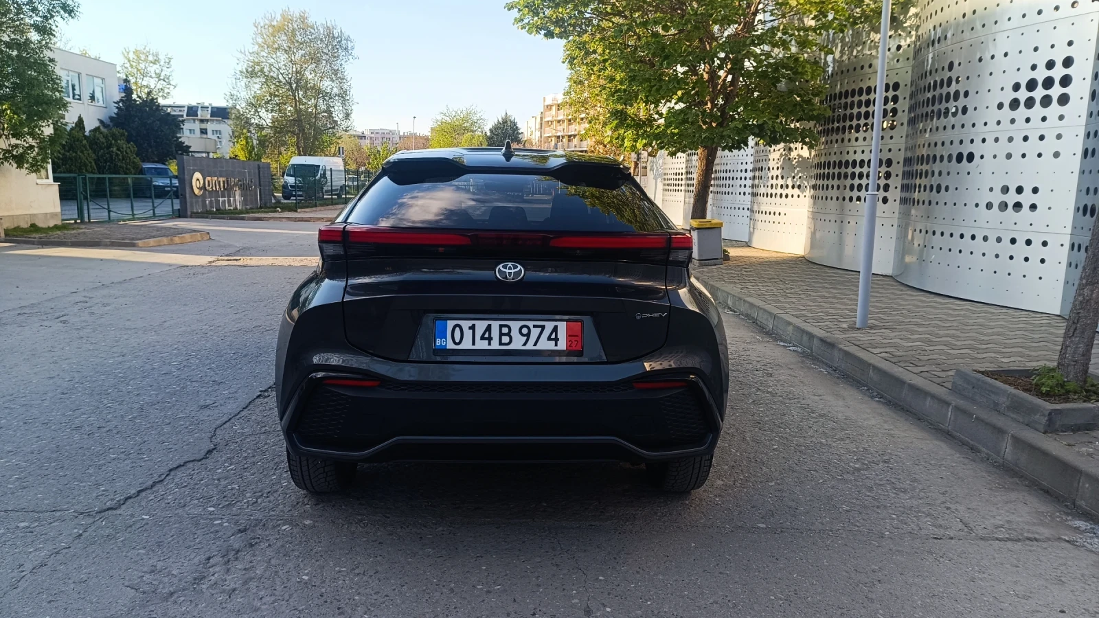 Toyota C-HR 2.0 Plugin Hibrid, снимка 6 - Автомобили и джипове - 54315646