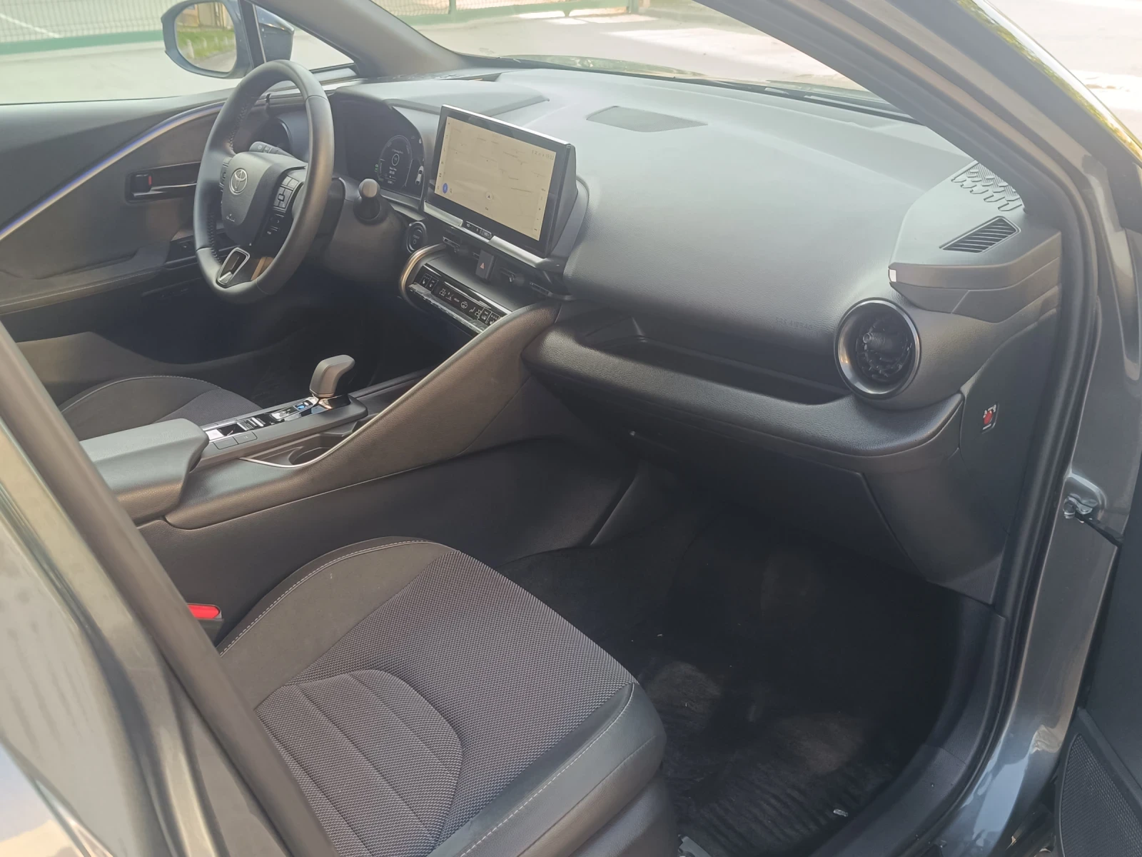 Toyota C-HR 2.0 Plugin Hibrid, снимка 11 - Автомобили и джипове - 54315646