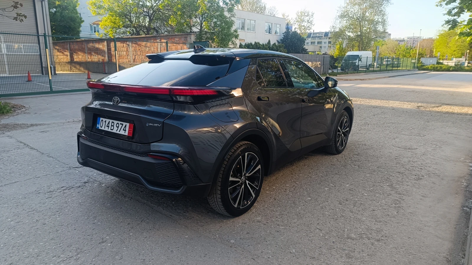 Toyota C-HR 2.0 Plugin Hibrid, снимка 5 - Автомобили и джипове - 54315646