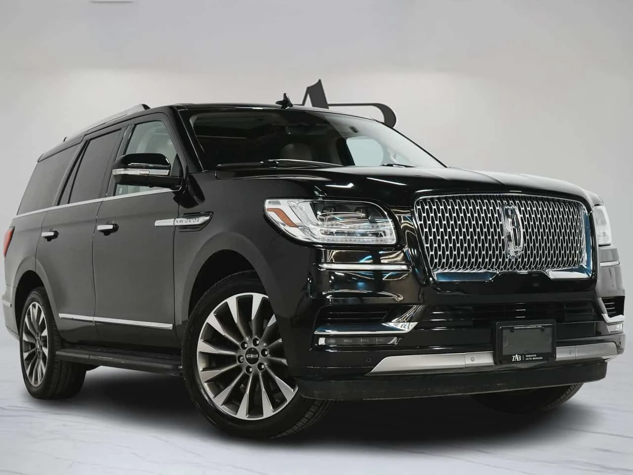 Lincoln Navigator * Select * 7 PASS | HUD | PANO | 22 IN, снимка 2 - Автомобили и джипове - 54457064