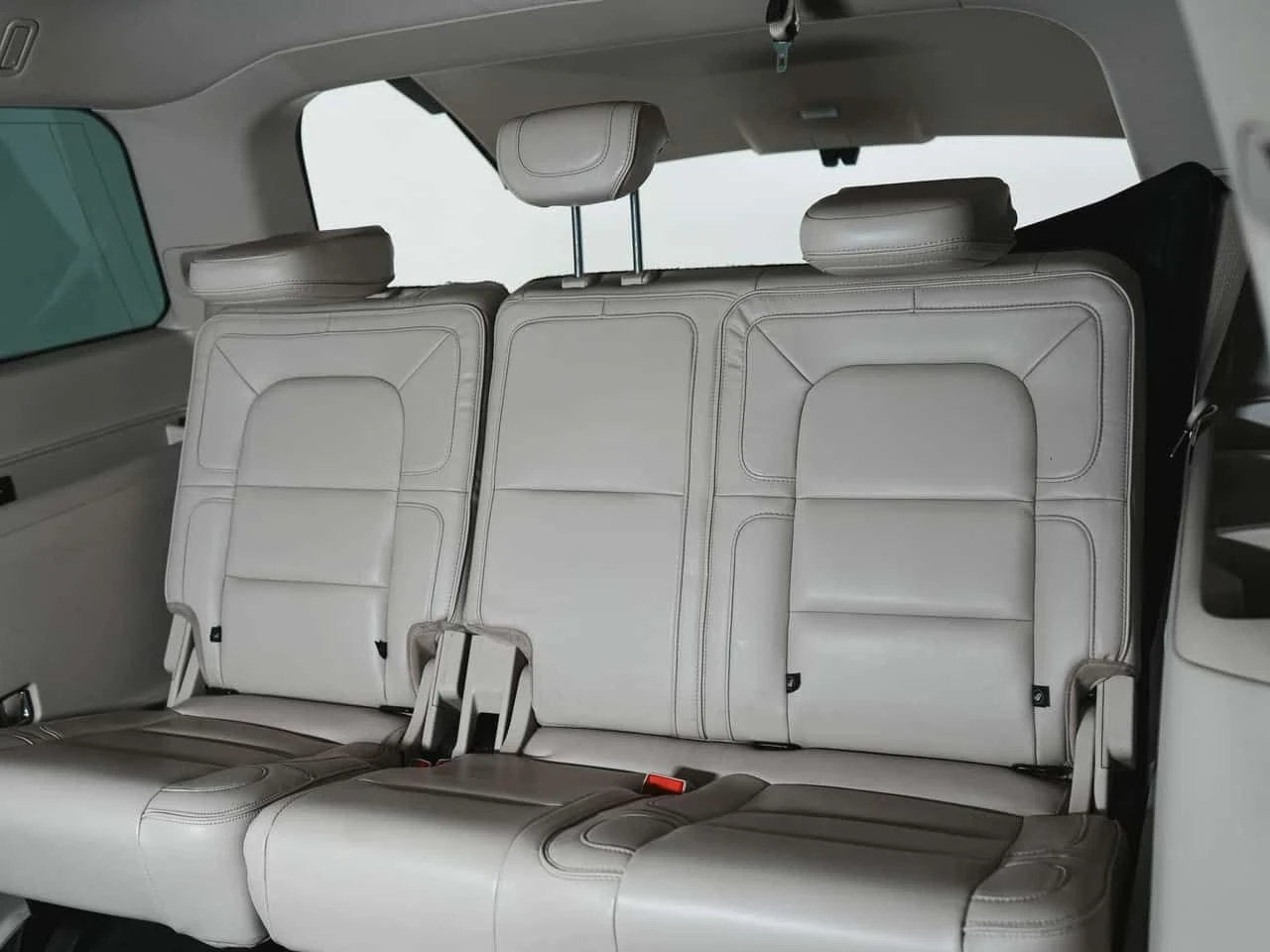Lincoln Navigator * Select * 7 PASS | HUD | PANO | 22 IN, снимка 16 - Автомобили и джипове - 54457064