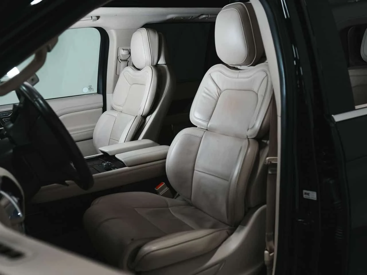 Lincoln Navigator * Select * 7 PASS | HUD | PANO | 22 IN, снимка 10 - Автомобили и джипове - 54457064