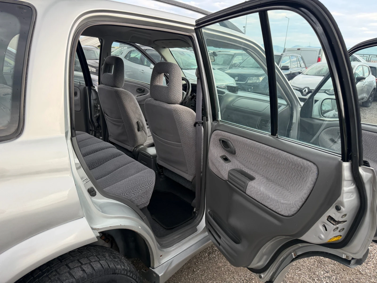 Suzuki Grand vitara 2.5 ГЪРЦИЯ ТОП, снимка 13 - Автомобили и джипове - 54643541