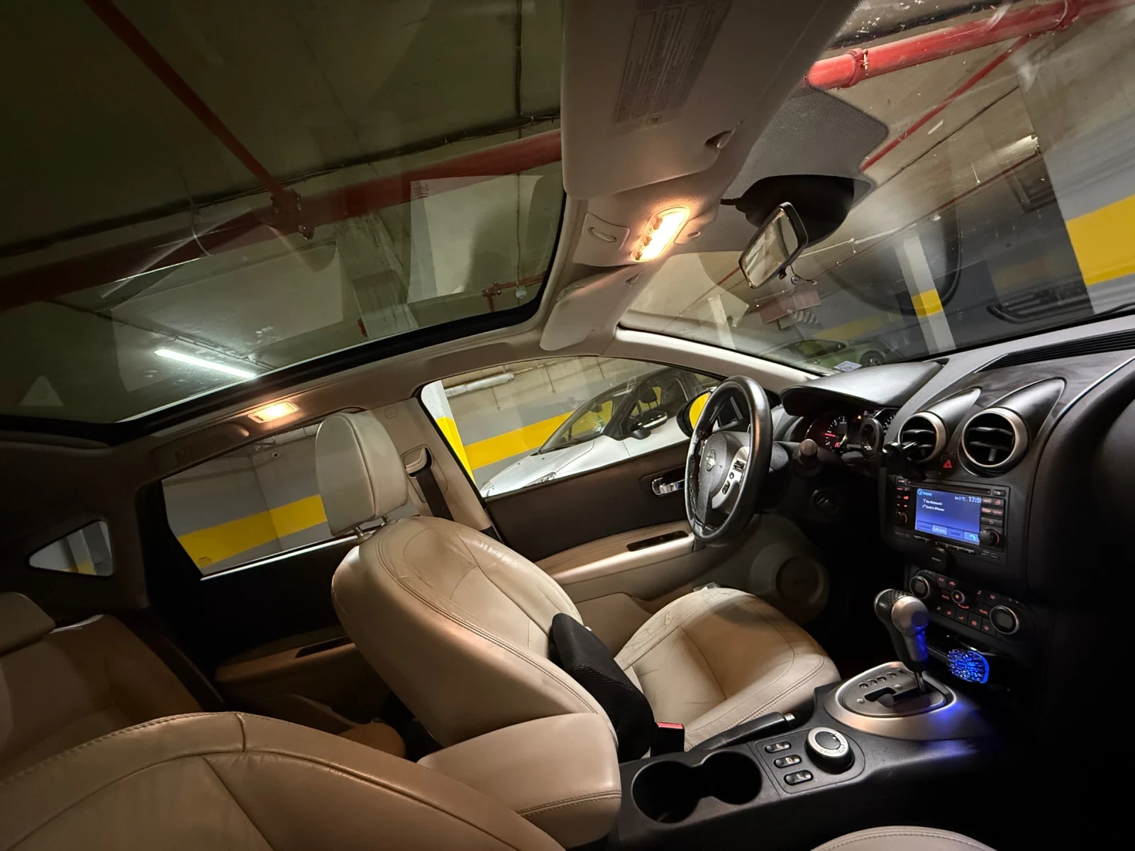 Nissan Qashqai, снимка 9 - Автомобили и джипове - 54782459