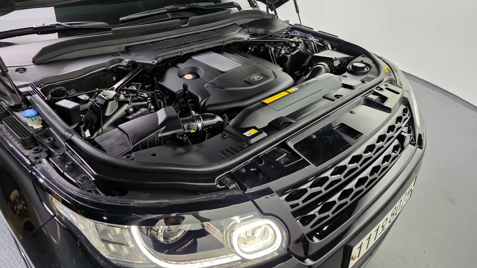 Land Rover Range Rover Sport 3.0 SDV6 HSE DYNAMIC| MERIDIAN| PANO| SOFT CLOSE| , снимка 5 - Автомобили и джипове - 55063075