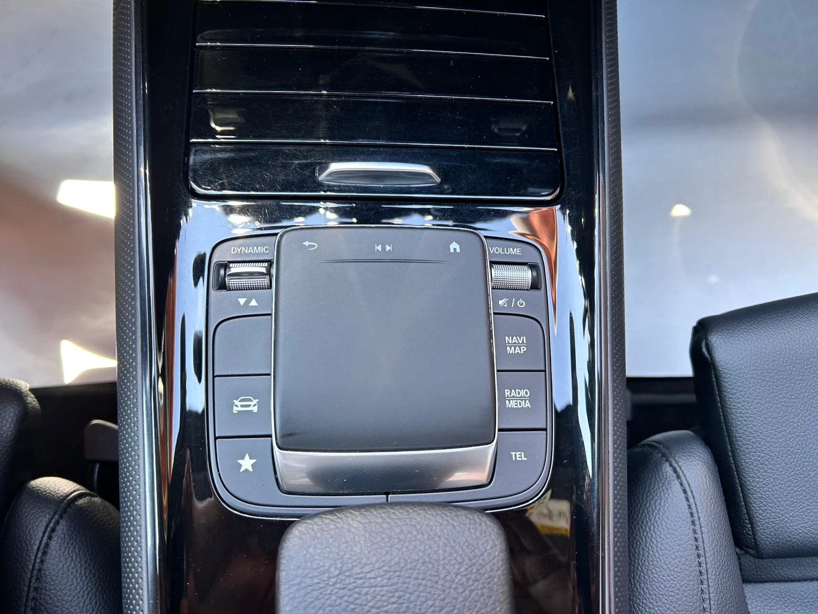 Mercedes-Benz GLB 200 d SPORT, снимка 10 - Автомобили и джипове - 55501697