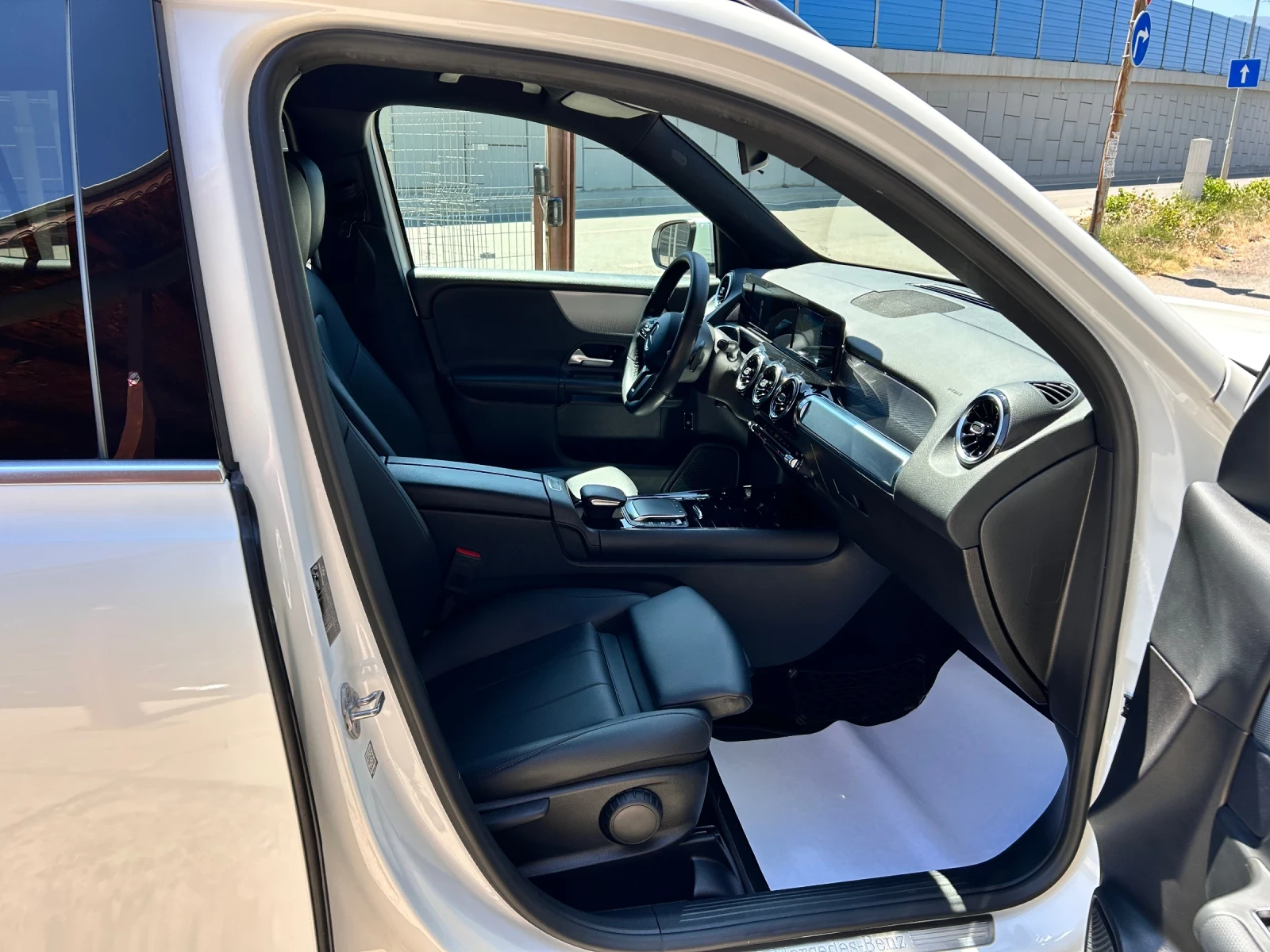 Mercedes-Benz GLB 200 d SPORT, снимка 13 - Автомобили и джипове - 55501697