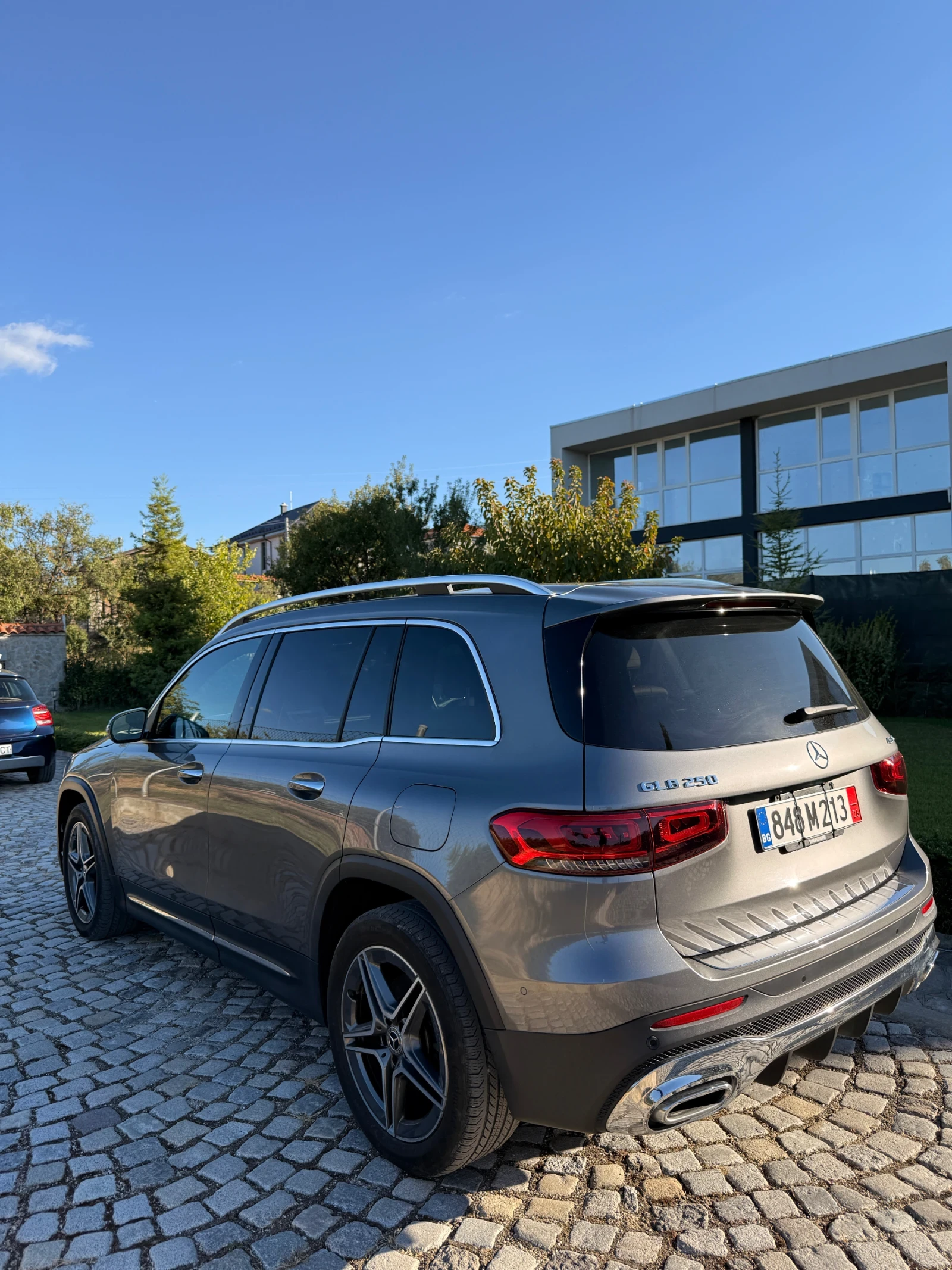 Mercedes-Benz GLB GLB 250 4Matic AMG Line 360  | Mobile.bg � ����������� 4