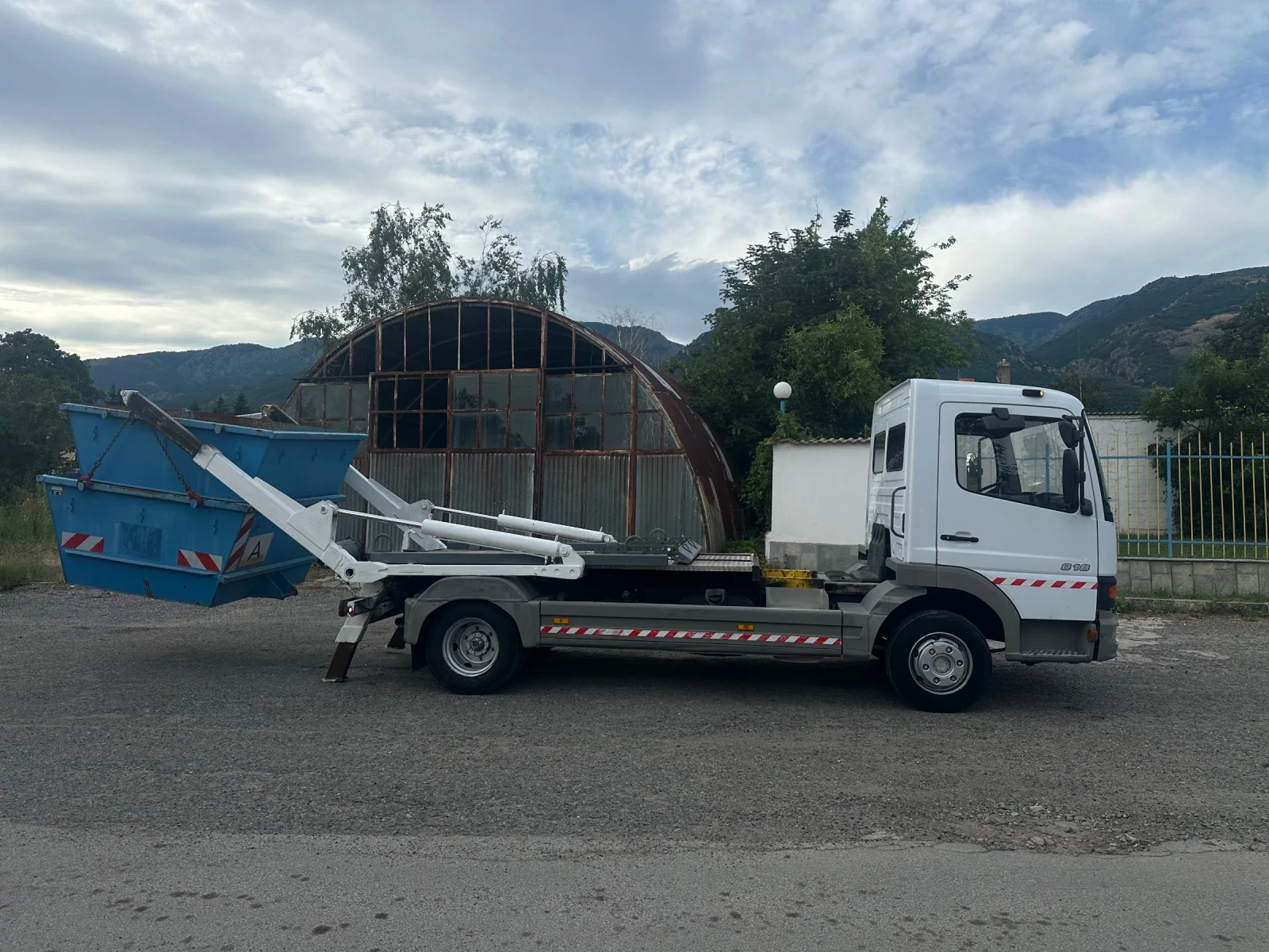 Mercedes-Benz Atego 818* Контейнеровоз* Топ състояние, снимка 4 - Камиони - 55224412