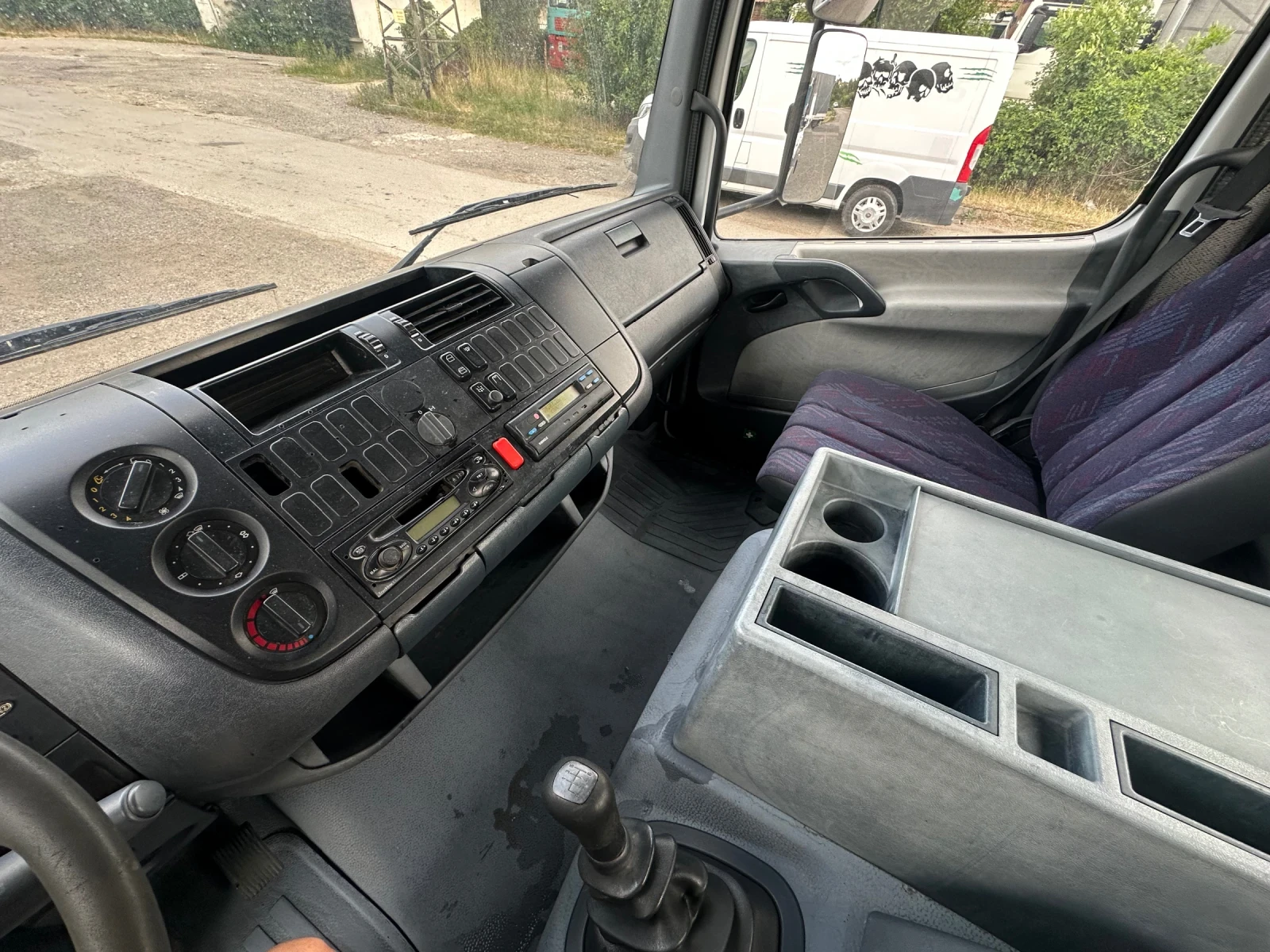 Mercedes-Benz Atego 818* Контейнеровоз* Топ състояние, снимка 11 - Камиони - 55224412