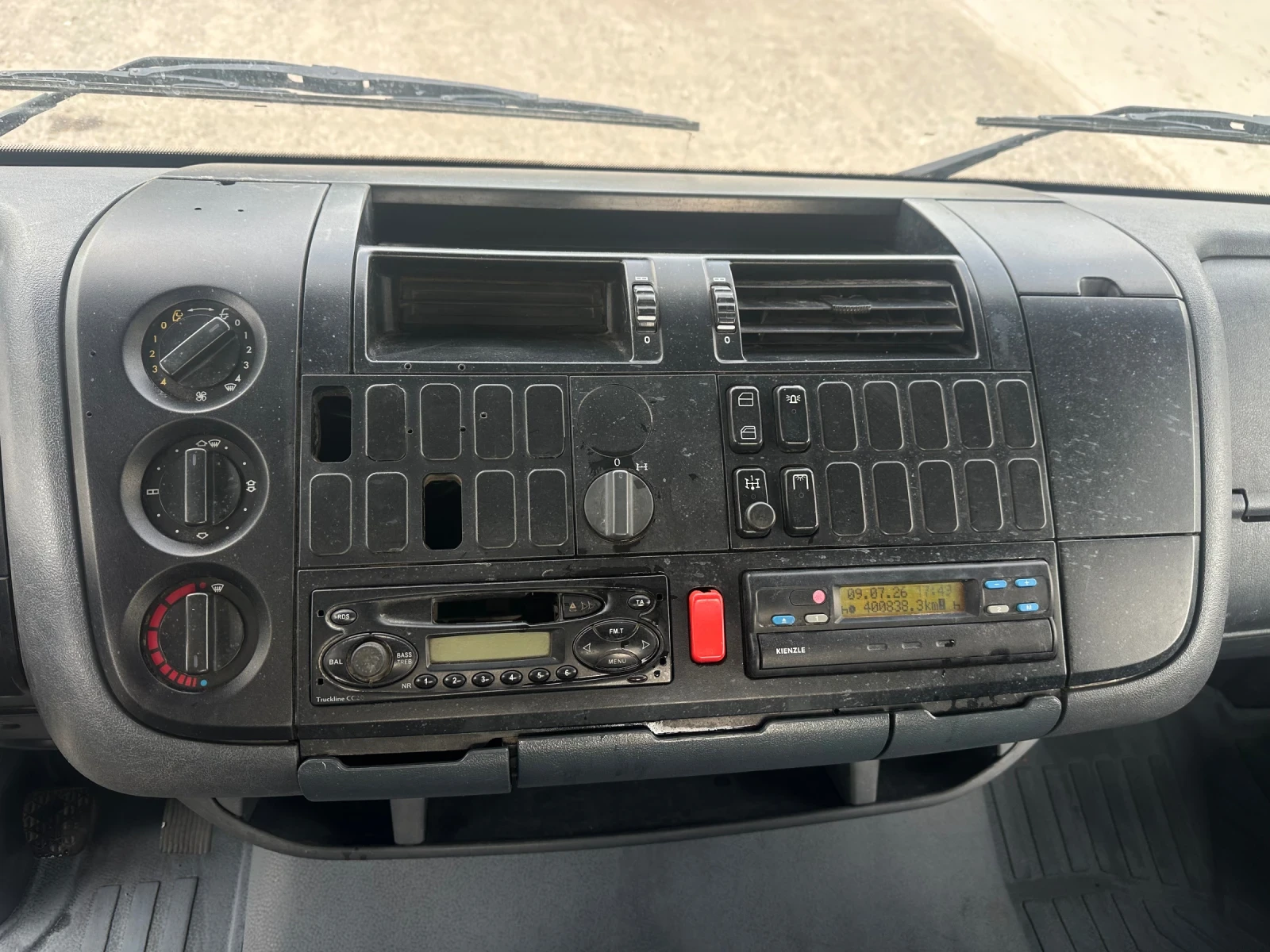 Mercedes-Benz Atego 818* Контейнеровоз* Топ състояние, снимка 12 - Камиони - 55224412