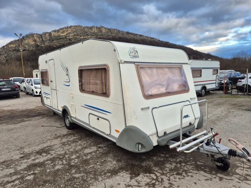 Каравана Knaus 4 МЕСТА WC БАНЯ ФОРСЕЛТ 