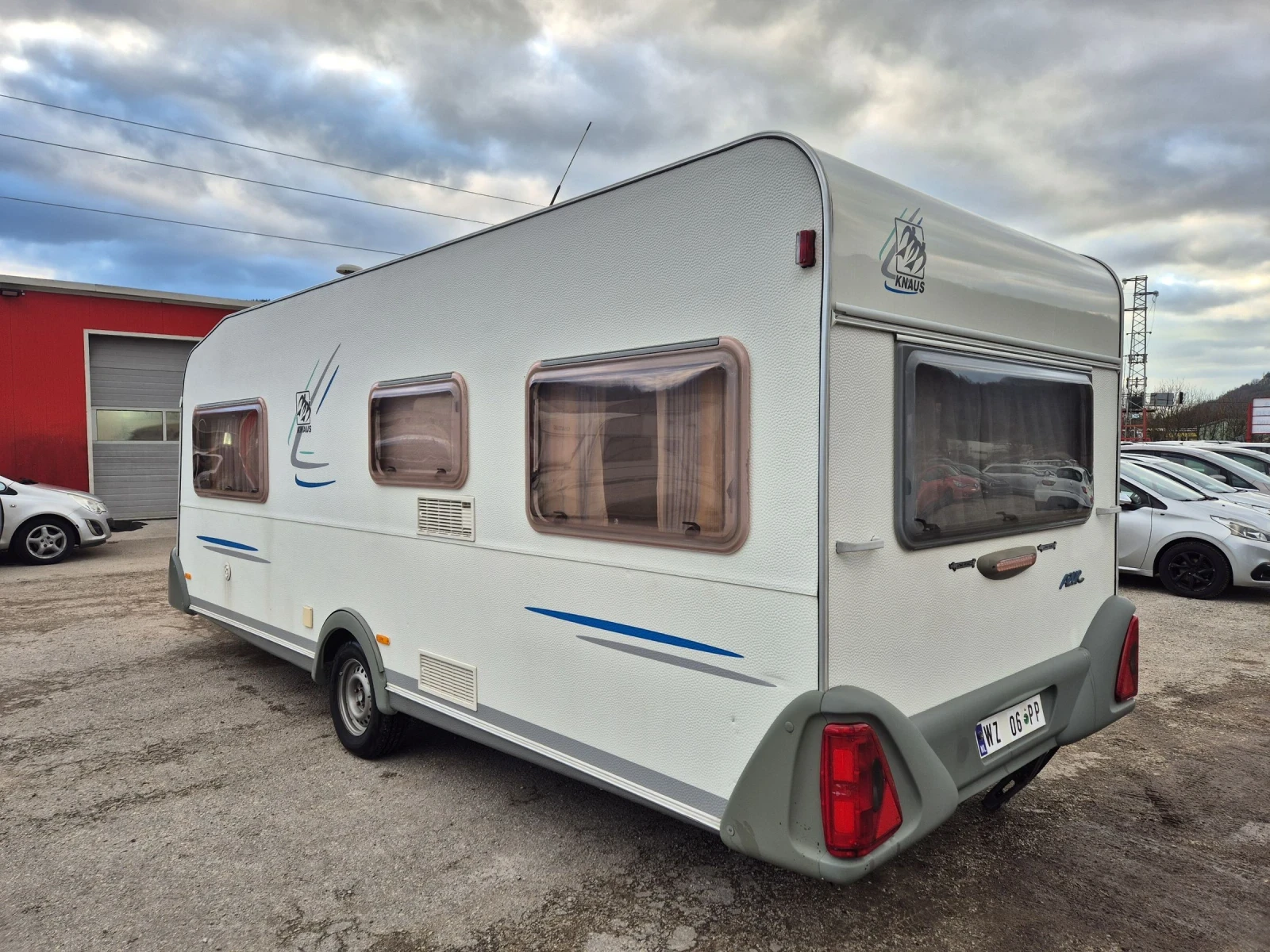 Каравана Knaus 4 МЕСТА WC БАНЯ ФОРСЕЛТ  - изображение 2