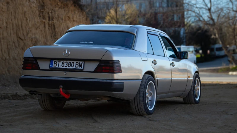 Mercedes-Benz 124 3.0D, снимка 6 - Автомобили и джипове - 47399974